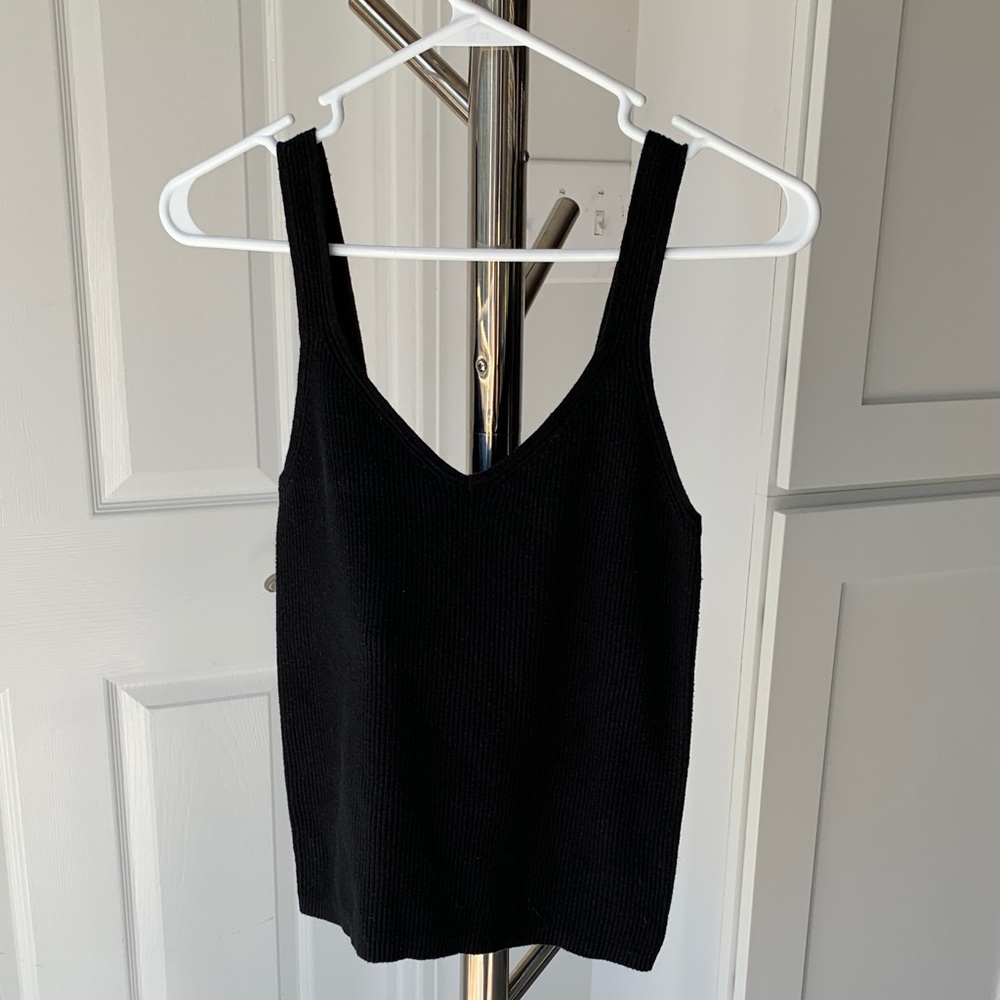 Banana Republic Black Ribbed V-Neck Tank, size XS.